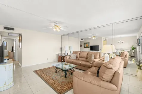 2056 Exeter D Boca Raton FL 33434
