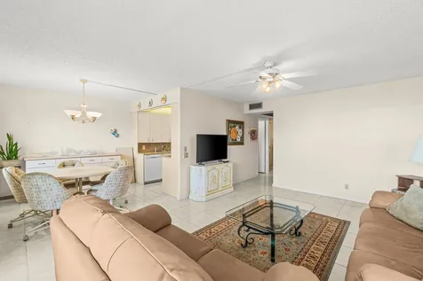 2056 Exeter D Boca Raton FL 33434