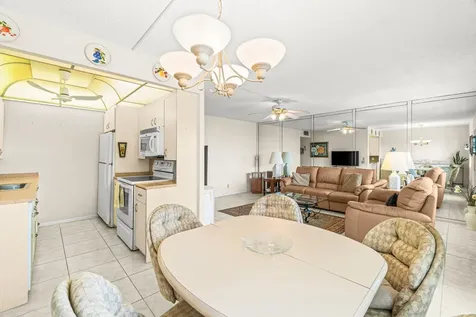 2056 Exeter D Boca Raton FL 33434