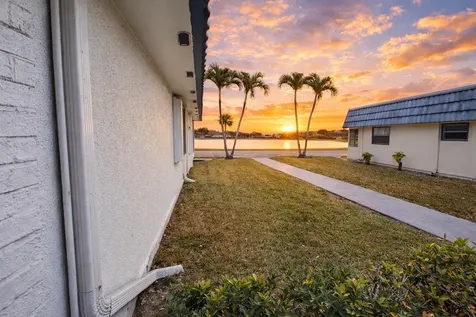 35 Waterford B Delray Beach FL 33446