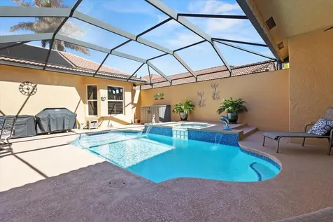 814 Sw Saint Julien Court Port Saint Lucie FL 34986