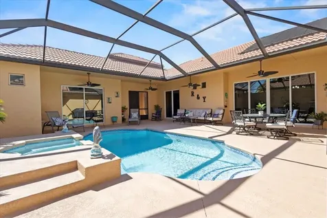 814 Sw Saint Julien Court Port Saint Lucie FL 34986