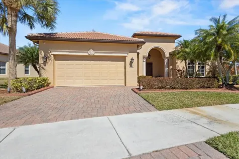 814 Sw Saint Julien Court Port Saint Lucie FL 34986