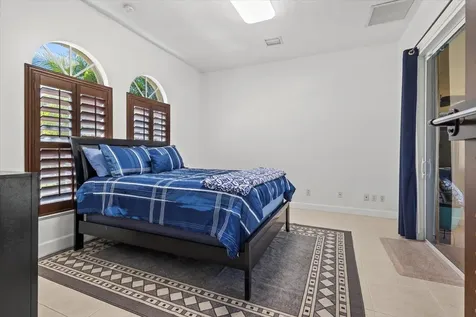 814 Sw Saint Julien Court Port Saint Lucie FL 34986