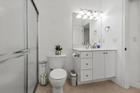 814 Sw Saint Julien Court Port Saint Lucie FL 34986