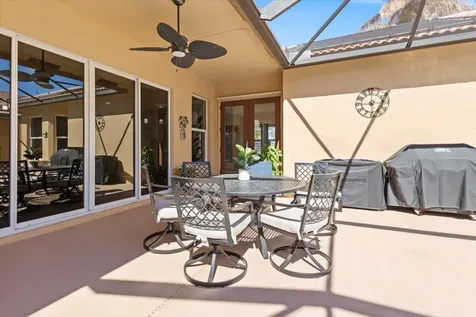 814 Sw Saint Julien Court Port Saint Lucie FL 34986