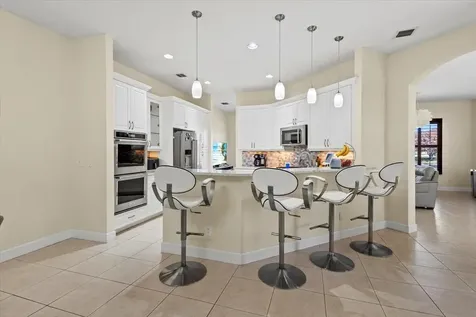 814 Sw Saint Julien Court Port Saint Lucie FL 34986