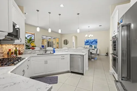 814 Sw Saint Julien Court Port Saint Lucie FL 34986