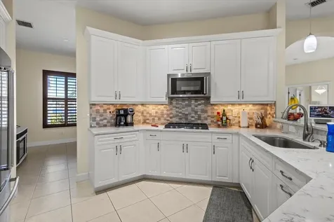 814 Sw Saint Julien Court Port Saint Lucie FL 34986