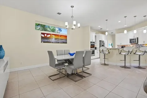 814 Sw Saint Julien Court Port Saint Lucie FL 34986