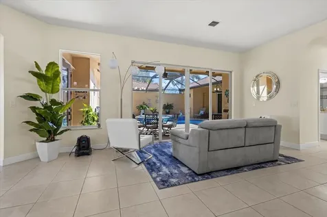 814 Sw Saint Julien Court Port Saint Lucie FL 34986