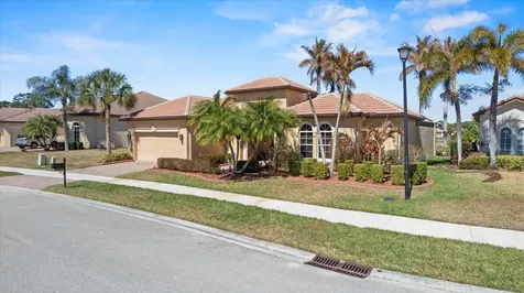 814 Sw Saint Julien Court Port Saint Lucie FL 34986