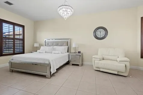 814 Sw Saint Julien Court Port Saint Lucie FL 34986