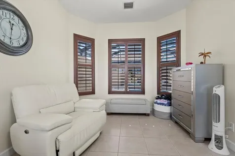814 Sw Saint Julien Court Port Saint Lucie FL 34986