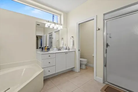 814 Sw Saint Julien Court Port Saint Lucie FL 34986