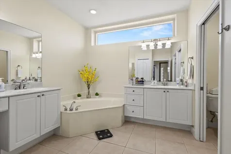814 Sw Saint Julien Court Port Saint Lucie FL 34986