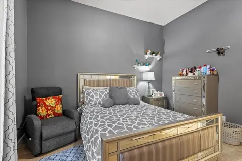 814 Sw Saint Julien Court Port Saint Lucie FL 34986