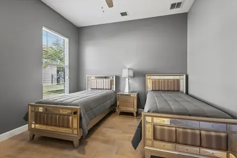 814 Sw Saint Julien Court Port Saint Lucie FL 34986