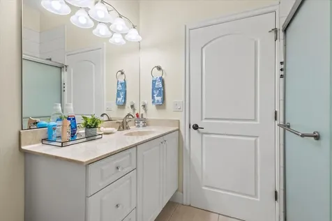 814 Sw Saint Julien Court Port Saint Lucie FL 34986