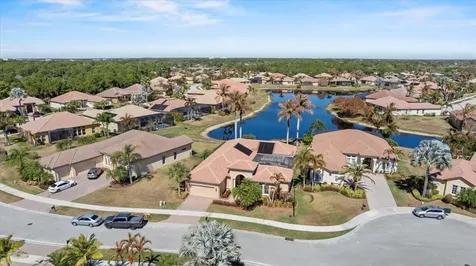 814 Sw Saint Julien Court Port Saint Lucie FL 34986