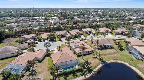 814 Sw Saint Julien Court Port Saint Lucie FL 34986