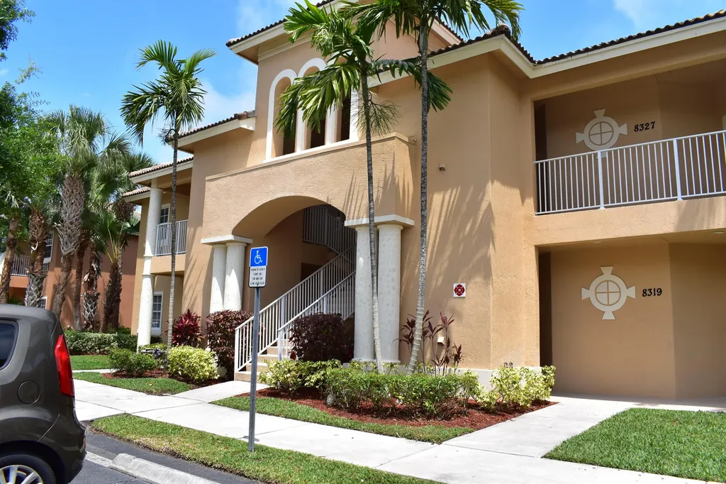 9121 SW Sand Shot Way Port Saint Lucie FL 34986