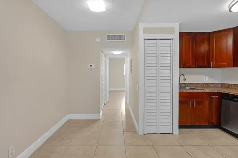 520 NE 44th Street Boca Raton FL 33431