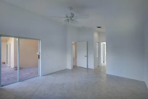 6523 Via Trento Delray Beach FL 33446