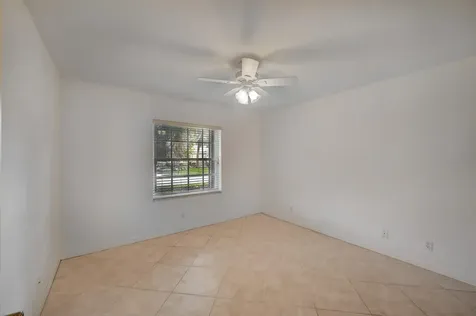 6523 Via Trento Delray Beach FL 33446