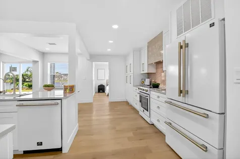 2001 Sw Roma Way Boynton Beach FL 33426