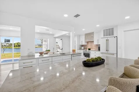 2001 Sw Roma Way Boynton Beach FL 33426