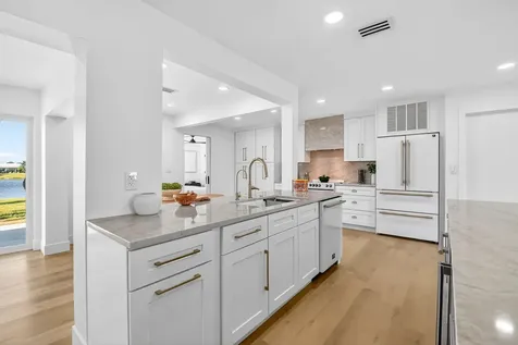 2001 Sw Roma Way Boynton Beach FL 33426