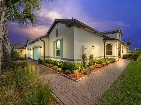 12828 Sw Lake Fern Circle Port Saint Lucie FL 34987