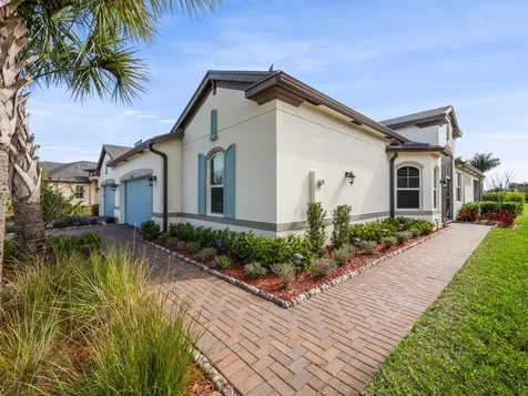 12828 Sw Lake Fern Circle Port Saint Lucie FL 34987