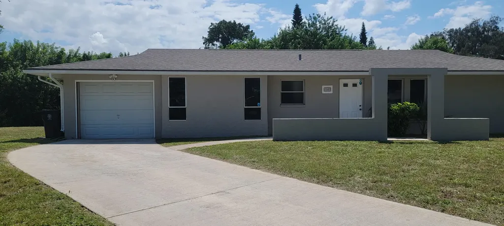 1502 SE Hearne Court Port Saint Lucie FL 34952