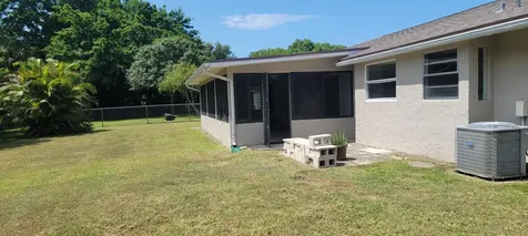 1502 SE Hearne Court Port Saint Lucie FL 34952