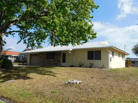 625 Ne Larkspur Lane Port Saint Lucie FL 34983