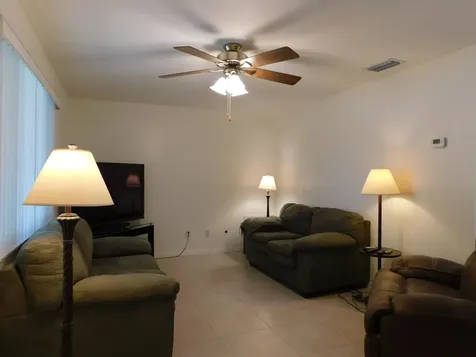 625 Ne Larkspur Lane Port Saint Lucie FL 34983