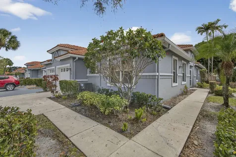 9868 D Summerbrook Terrace Boynton Beach FL 33437