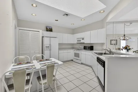 9868 D Summerbrook Terrace Boynton Beach FL 33437