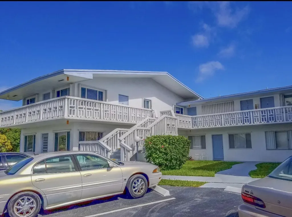 1950 Lake Osborne Drive Lake Worth Beach FL 33461