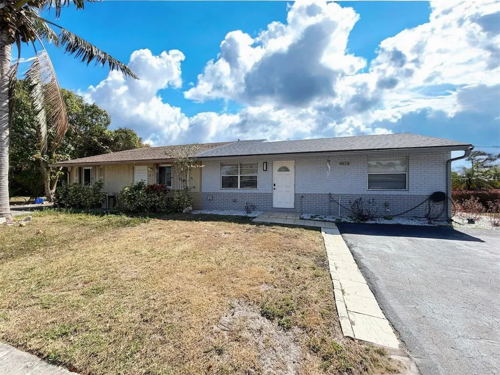 4828 Gladiator Circle Greenacres FL 33463