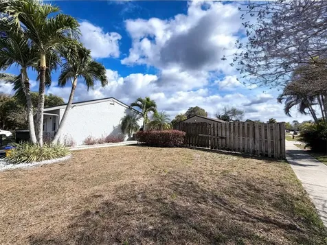 4828 Gladiator Circle Greenacres FL 33463