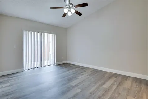 484 Springdale Circle Palm Springs FL 33461