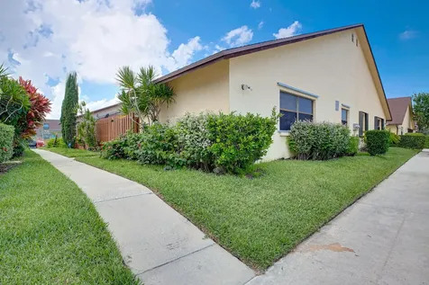 484 Springdale Circle Palm Springs FL 33461