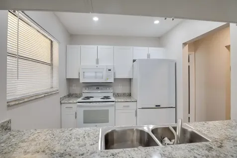 484 Springdale Circle Palm Springs FL 33461