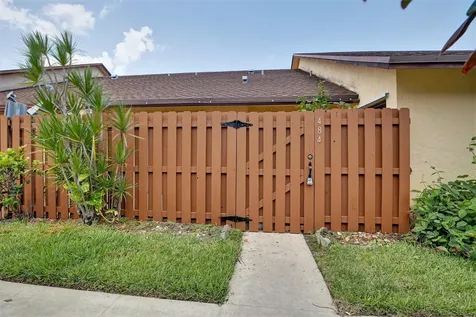 484 Springdale Circle Palm Springs FL 33461
