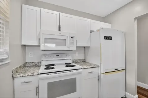 484 Springdale Circle Palm Springs FL 33461