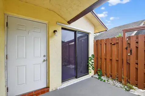 484 Springdale Circle Palm Springs FL 33461