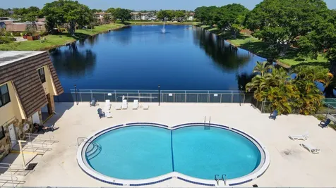 484 Springdale Circle Palm Springs FL 33461